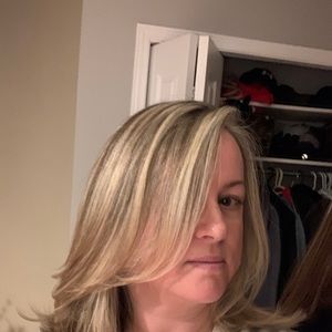 Meet your Posher, Elaine